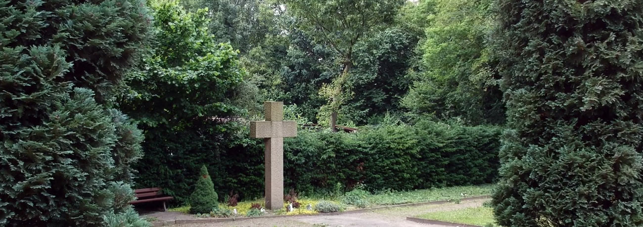 Steinkreuz auf dem Friedhof "Auf der Hardt"
